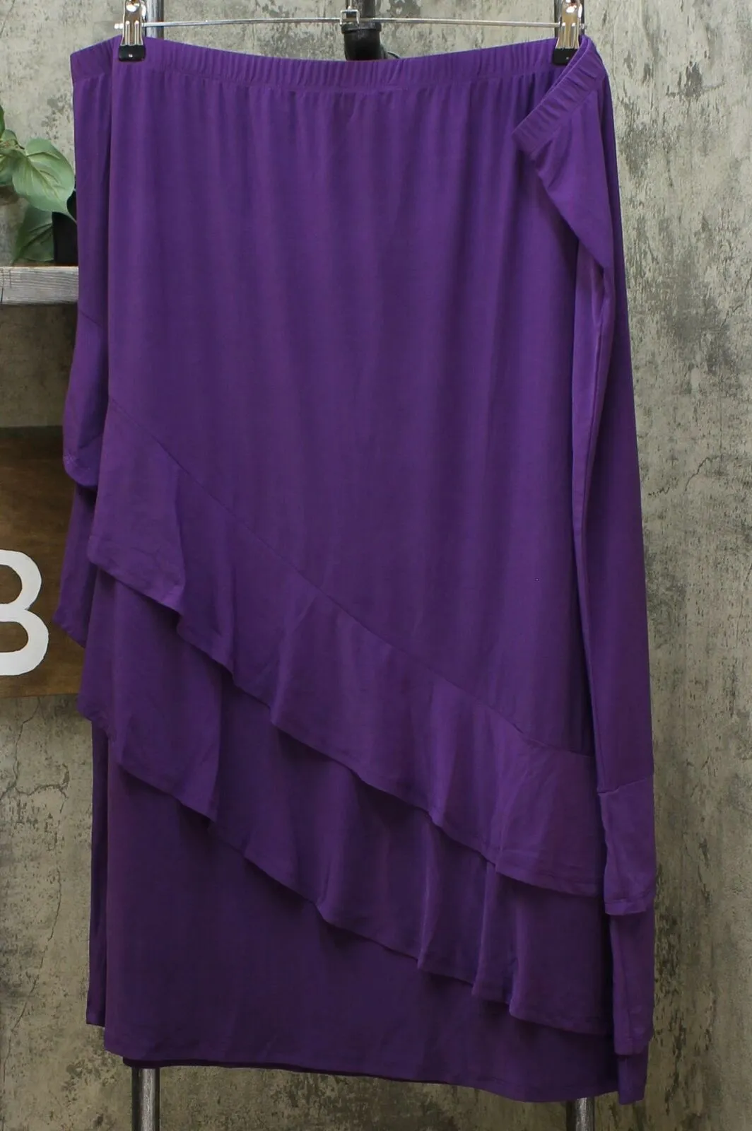 Antthony Women's Plus Size Captivating Collection Tiered Ruffle Skirt