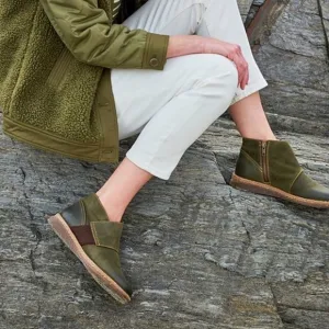 Born Tora Handcrafted Distressed Olive Green Suede Zip Comfort Ankle Bootie Sz 6