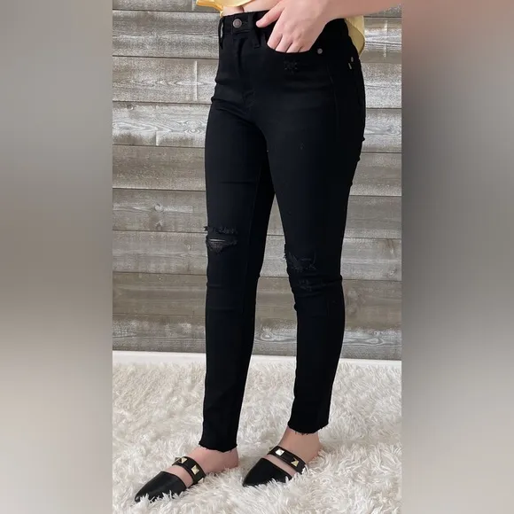 judy blue black skinny jeans heavy distressing raw hem JB88562REG BK