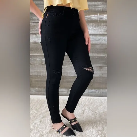 judy blue black skinny jeans heavy distressing raw hem JB88562REG BK
