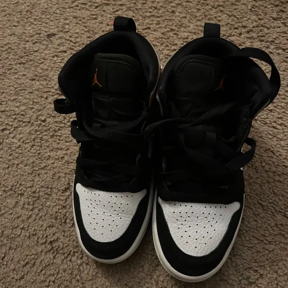Like new Jordan sneakers