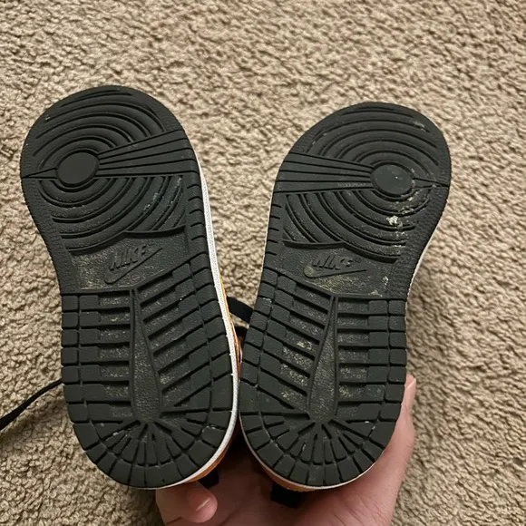 Like new Jordan sneakers