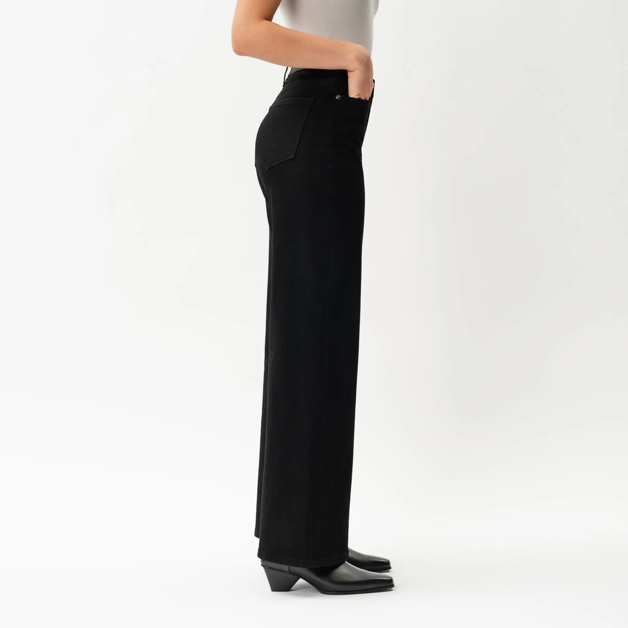 Relaxed ComfortDenim™ Jeans