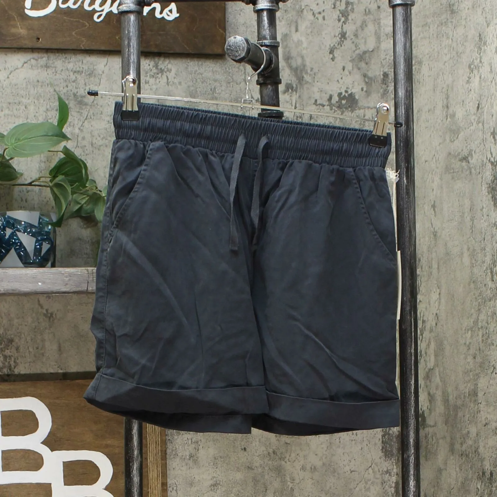 Universal Thread Women's Mid Rise Tie Front Utility Shorts