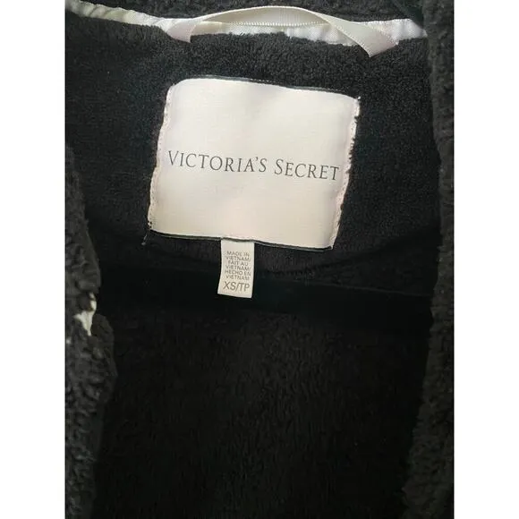 Victoria Secret Black Sherpa Cozy Hooded Robe with Belt Embroidered Logo XS
