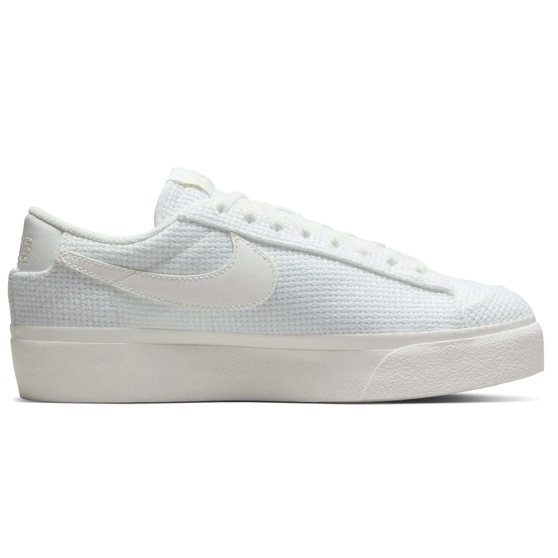 Zapatillas Nike Mujer Urbanas Blazer Low Platform ESS | DN0744-100